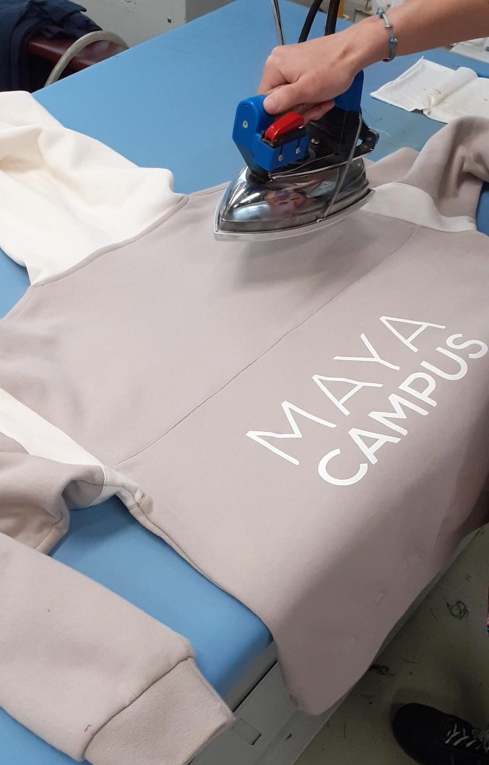 fabricant de vêtements personnalisés dans la loire