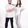 tee-shirt-jess-oversize-mixte-2personnes Tee-shirts oversize personnalisable Léo de Roanne portés par 2 personnes